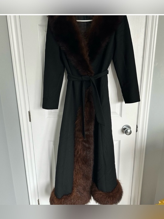 Jackets & Blazers - Classic Black Women's Coat with Brown Fur Trim